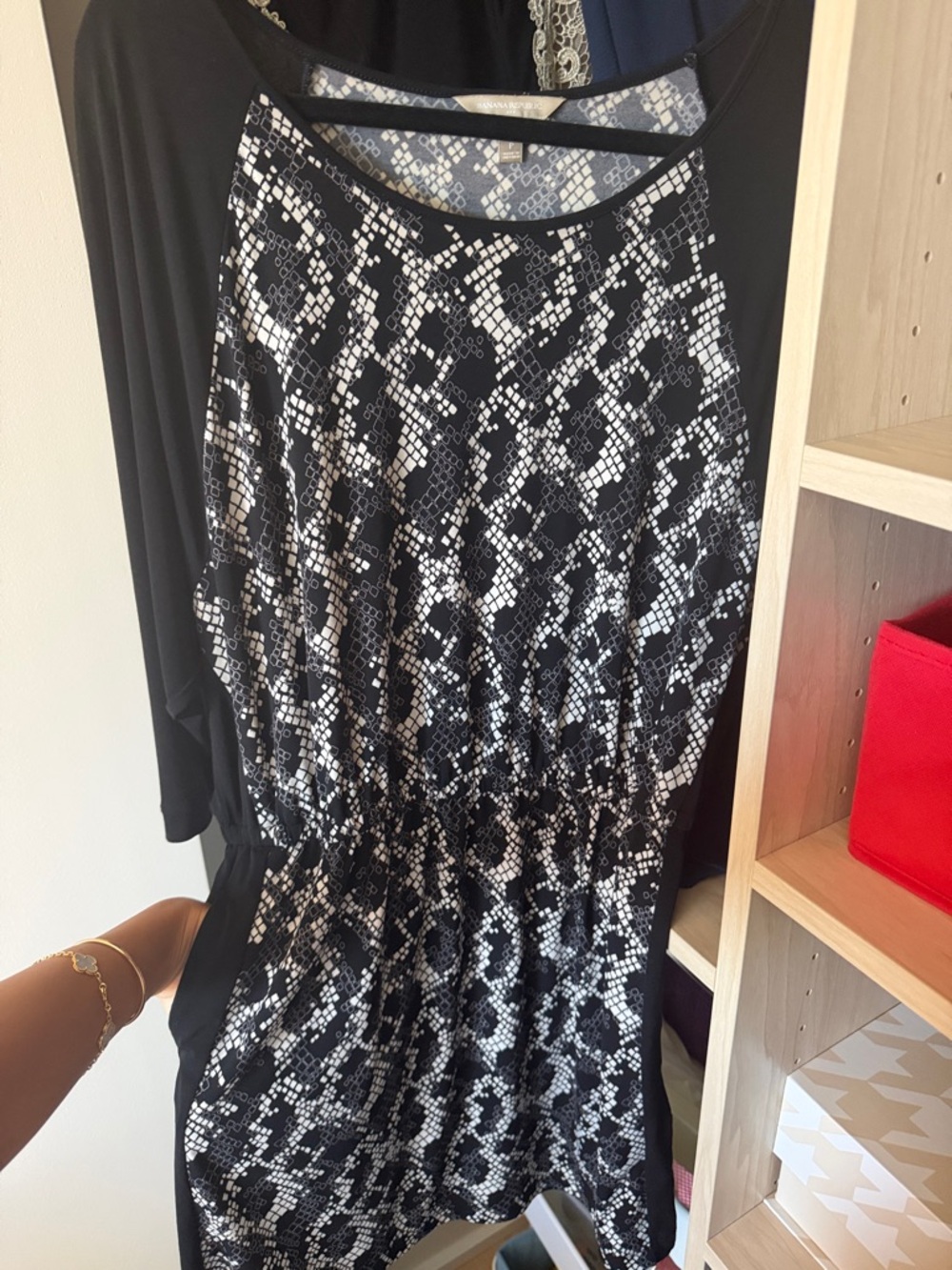 Banana Republic Black dress with pockets and with Beige Tag